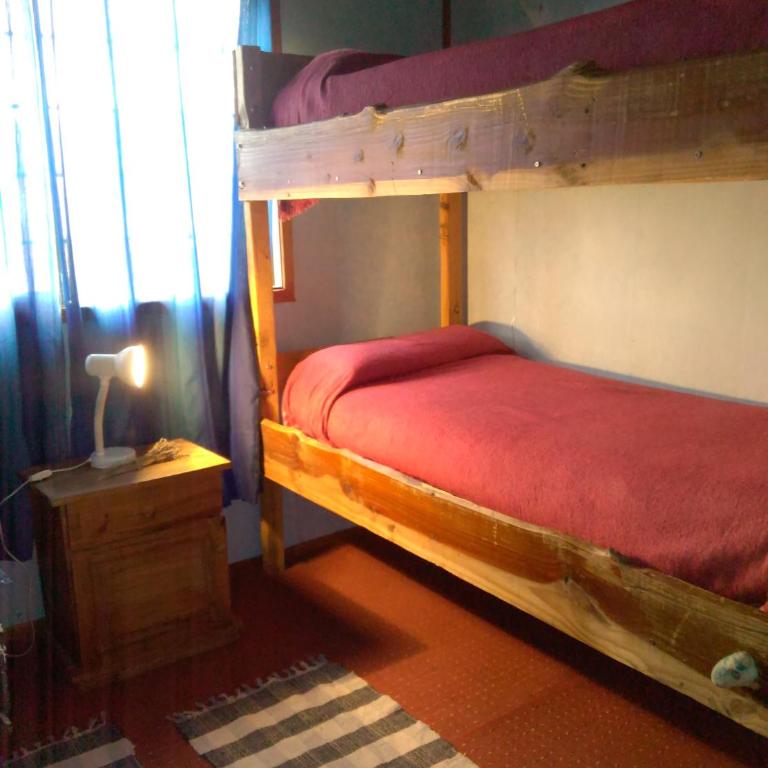 Piuke Mapu Patagonia Hostel - Habitación Cuádruple Económica con baño compartido - 5