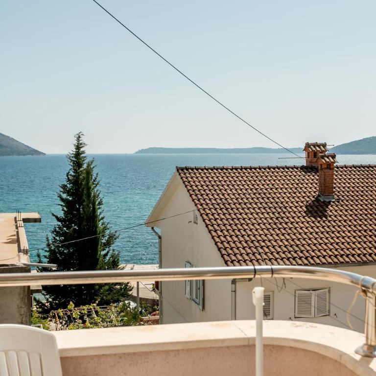 Apartments Maslina - Apartment with Sea View - 9
