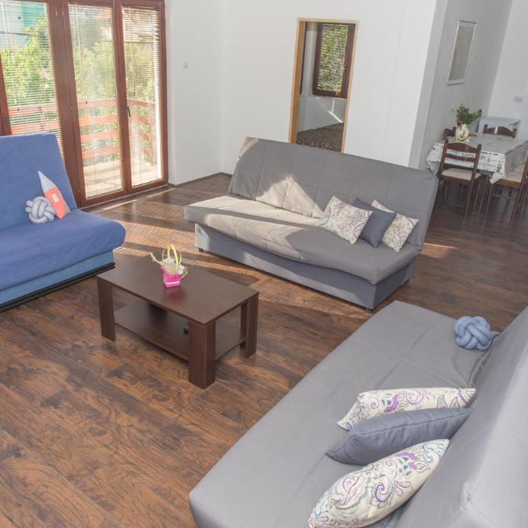 Zeleno srce - Apartment with Balcony - 18