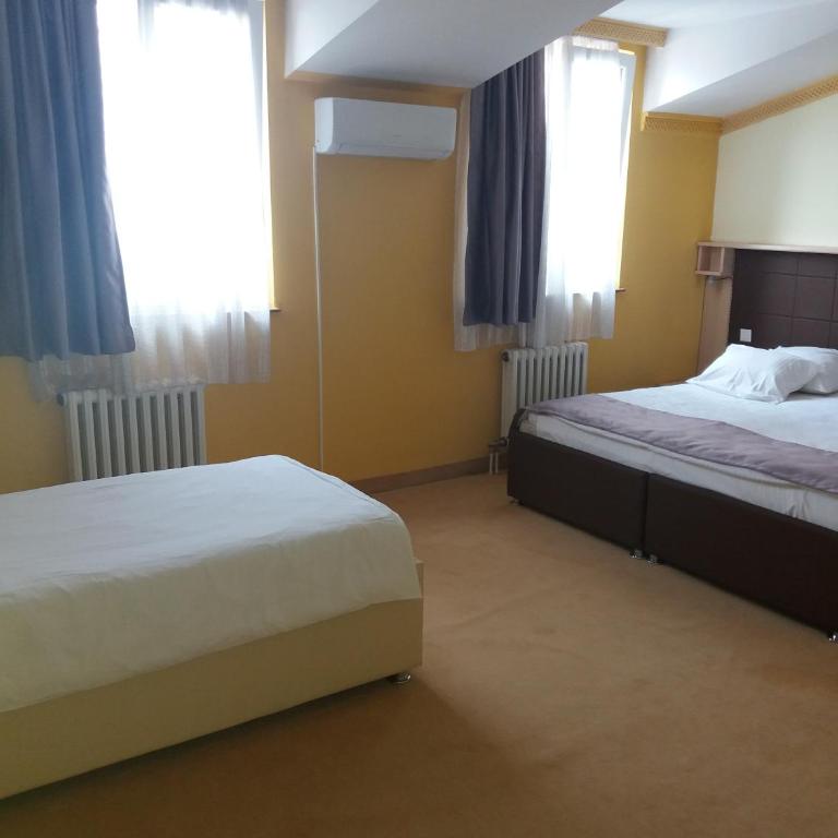 Hotel & Restaurant Great Wall - Airport - Apartman - 5