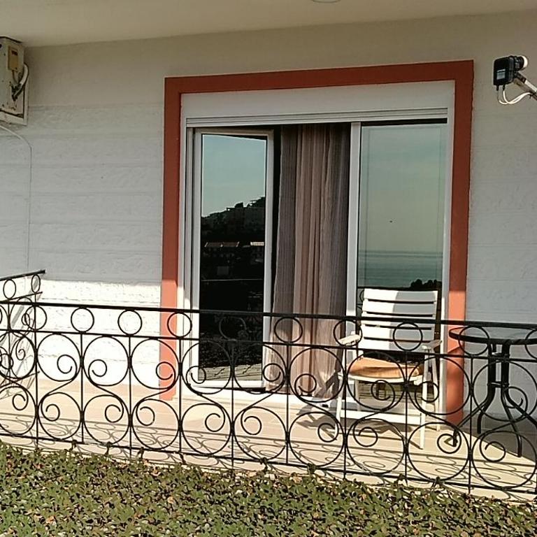 Guest House Djakonovic - Vila sa Pogledom na More - 4