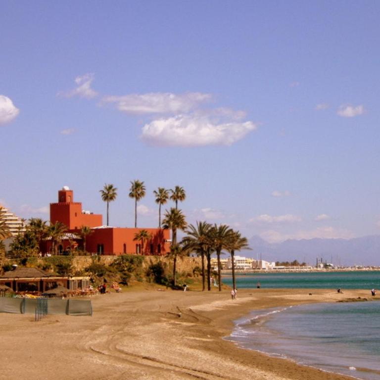 Andalusian style apartment in Pueblo Evita exclusive holiday complex - Apartamento - 30
