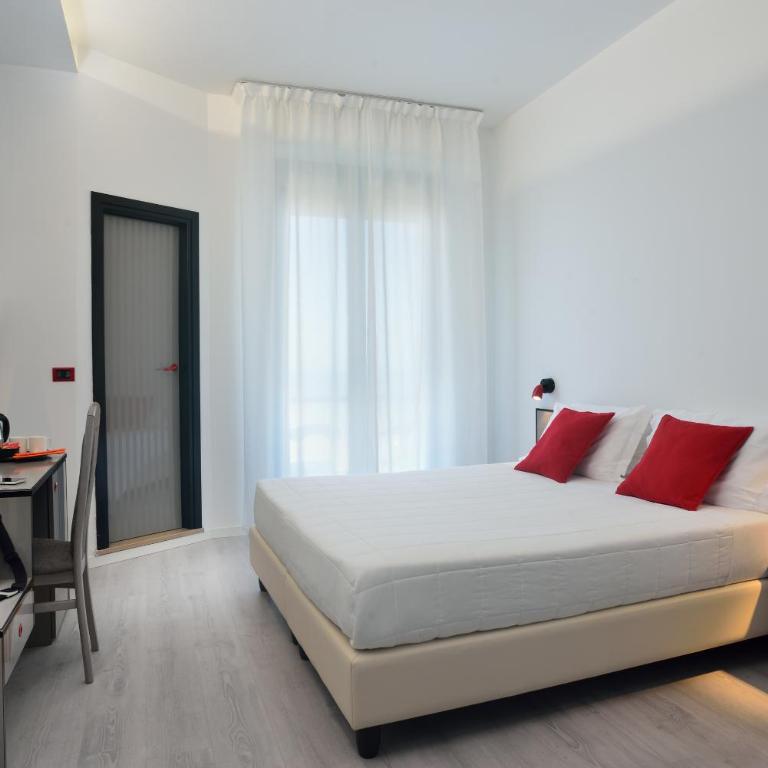 Hotel Boemia - Economy Triple Room - 2