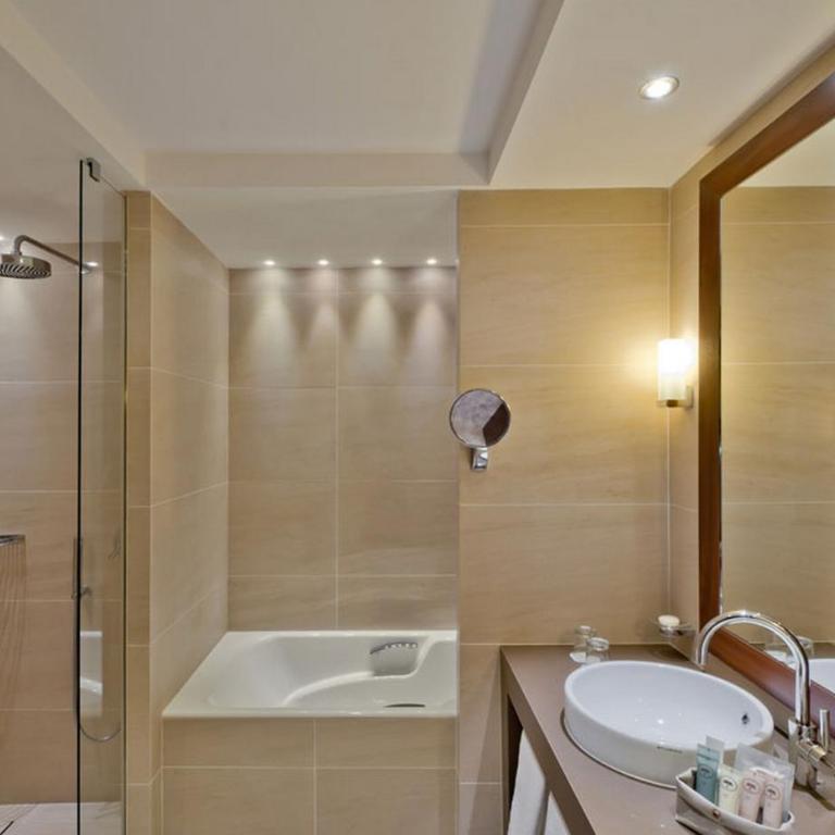 Hôtel Le Nouveau Monde - Chambre Double ou Lits Jumeaux Premium - Vue sur Mer - 4