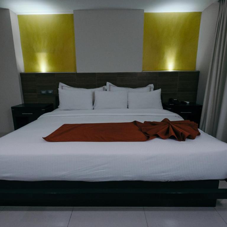 Hotel El Español Paseo de Montejo - Deluxe King Room - 6