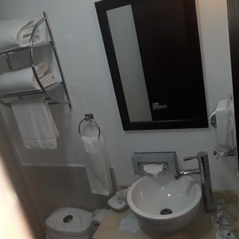 Hotel & Suites PF - Suite Executive - Cama extragrande - 22