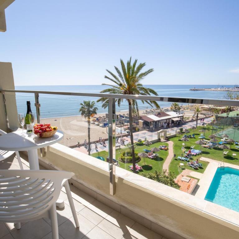 La Barracuda - Habitación Doble con vistas al mar y a la piscina - 2