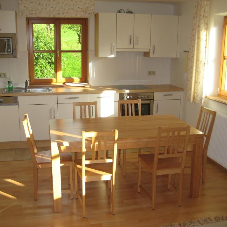 Apartments Spiegl Holzmann - Apartment mit 3 Schlafzimmern und Balkon - Nebengebäude - 1
