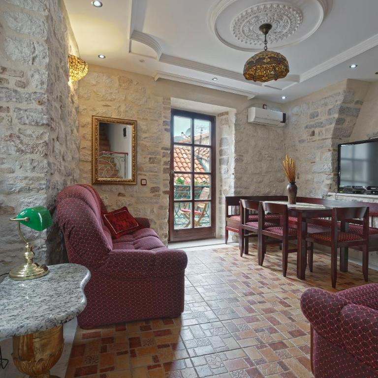 Apartments Wine House Old Town - Two bedroom apartment with Balcony - 4