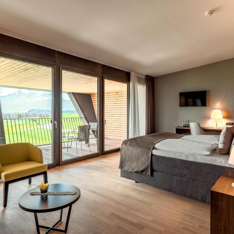 Gasthaus Badhof - Golfhotel - Deluxe Doppelzimmer mit Balkon - 2