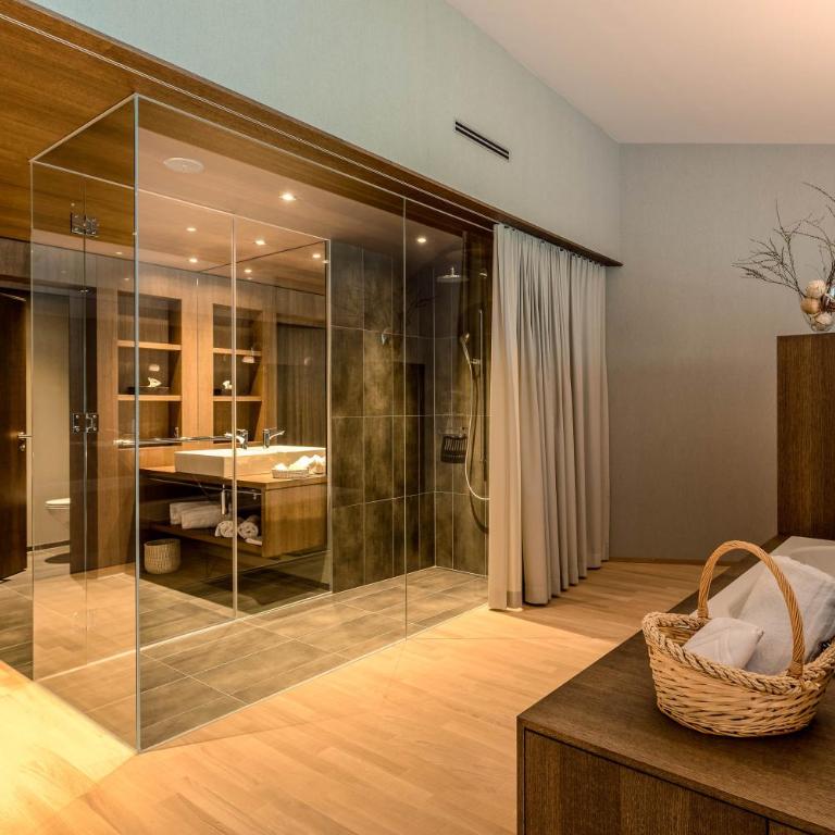 Gasthaus Badhof - Golfhotel - Deluxe Doppelzimmer mit Balkon - 5