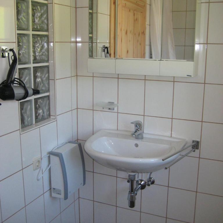 Apartments Spiegl Holzmann - Apartment mit 3 Schlafzimmern und Balkon - Nebengebäude - 4