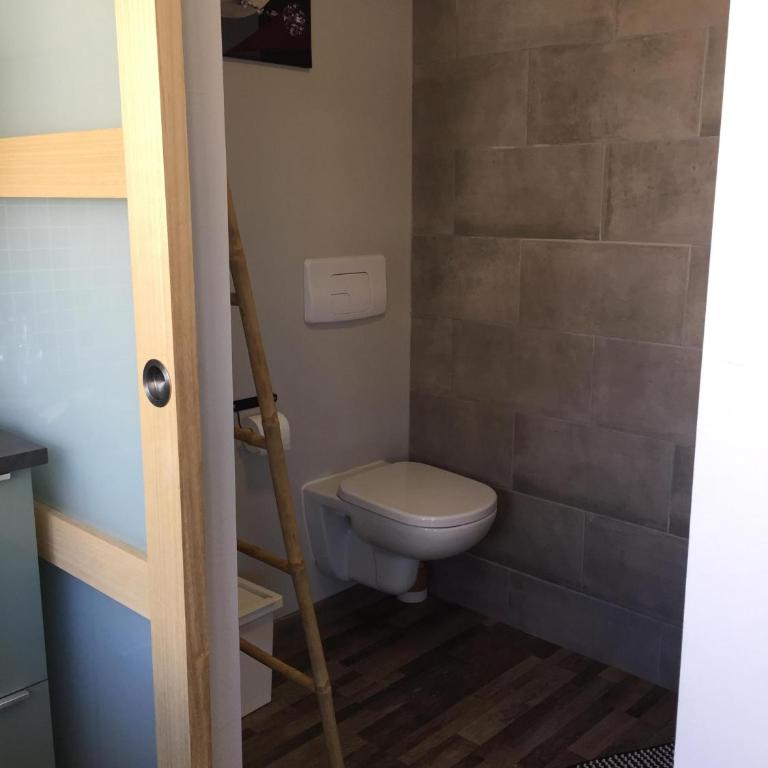 1 Chambre, 1 P'tit dèj', 1 Sourire - Studio avec Lit King-Size et Terrasse - 11
