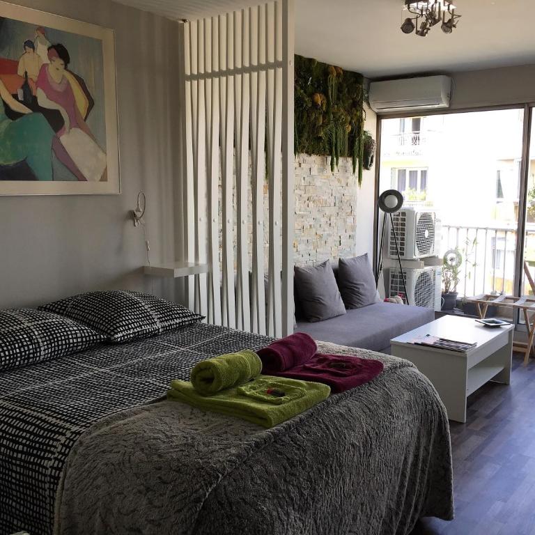 1 Chambre, 1 P'tit dèj', 1 Sourire - Studio avec Lit King-Size et Terrasse - 5