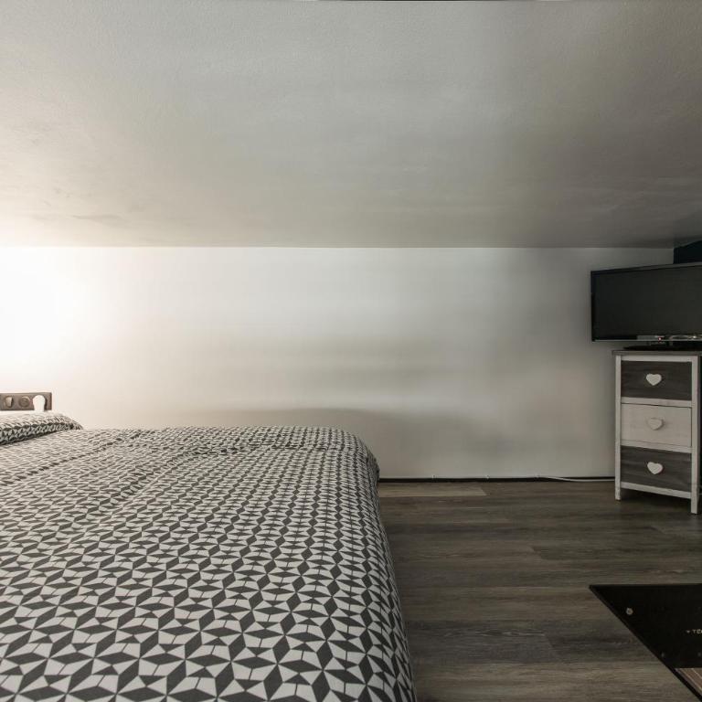 Mezzanine Studio near Monaco - Studio - 7