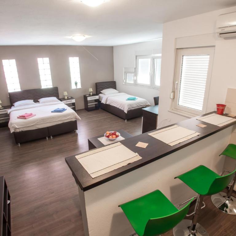 Guesthouse Stari Grad - Studio - 6