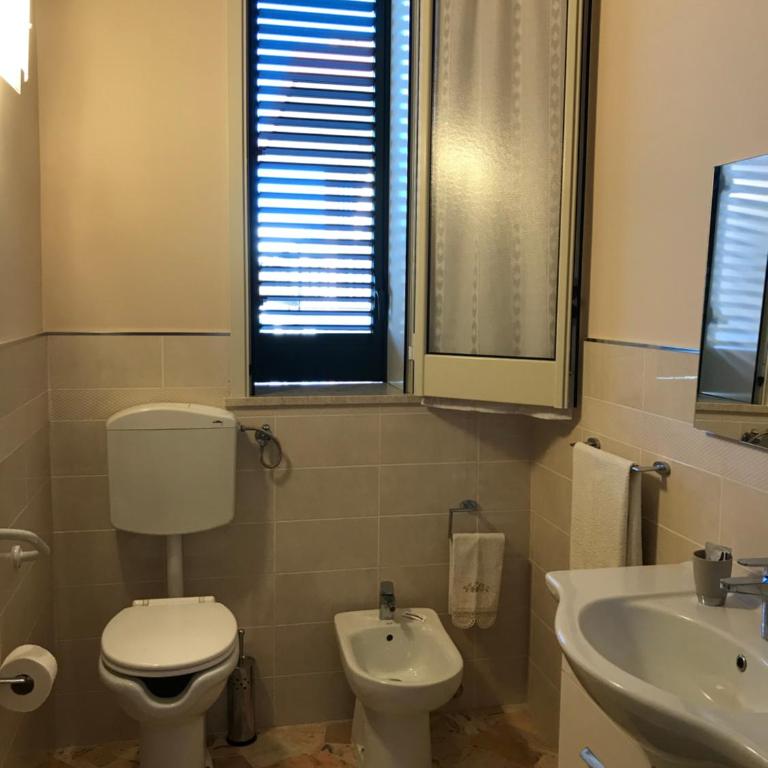 Le Torrette Rooms and Apartments - Appartamento con Balcone - 4