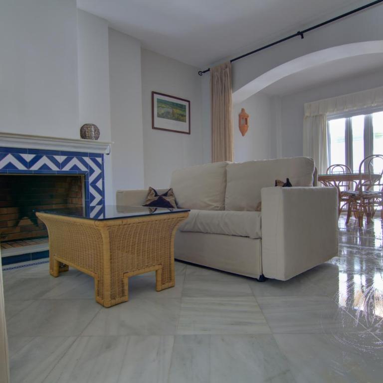 Apartamentos Aloha2 El Puerto de Santa Maria - Apartamento de 2 dormitorios - Travesía de Cádiz - Casa 15 - 1B - 23