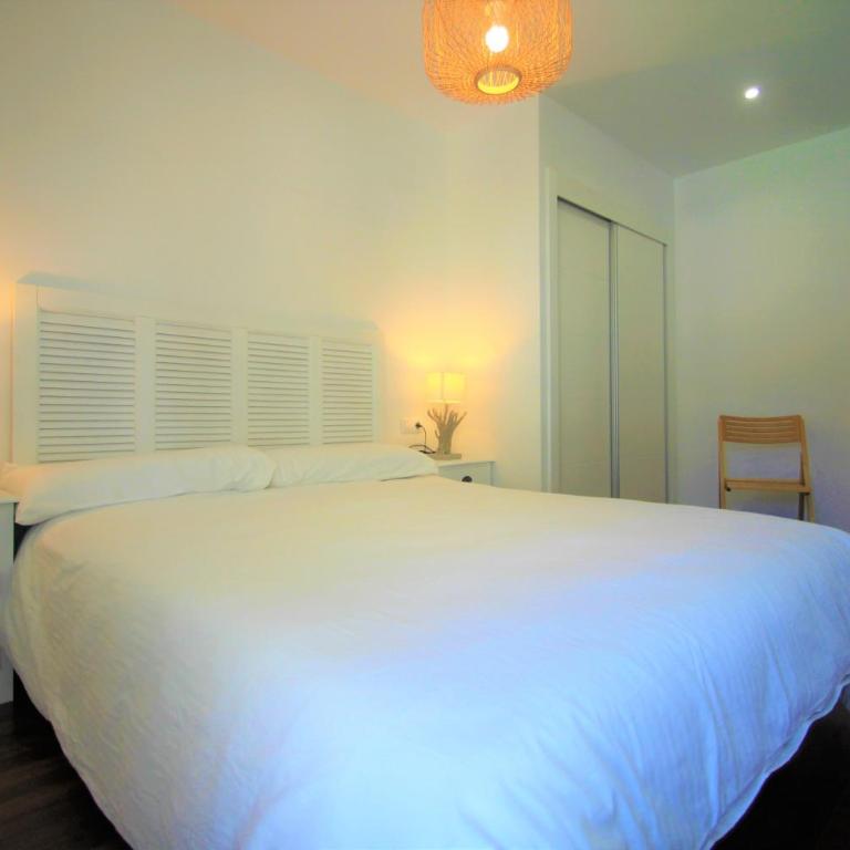 CasaTuris Playa, piscina y parking en Residencial San Juan SJ102 - Apartment - 4