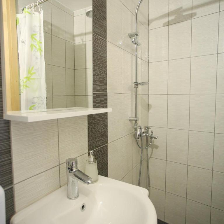 Hostel Adi - Studio Apartment with Balcony - 8