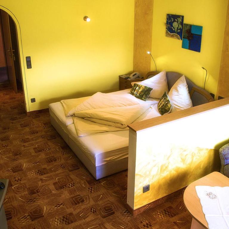 Gästehaus Götz - Doppelzimmer mit Balkon - 13
