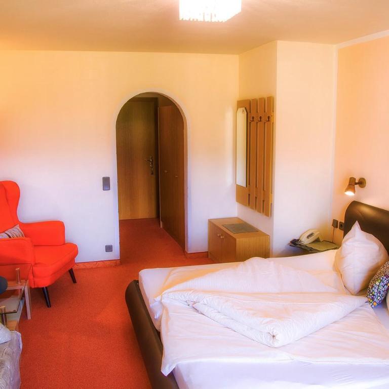 Gästehaus Götz - Doppelzimmer mit Balkon - 16