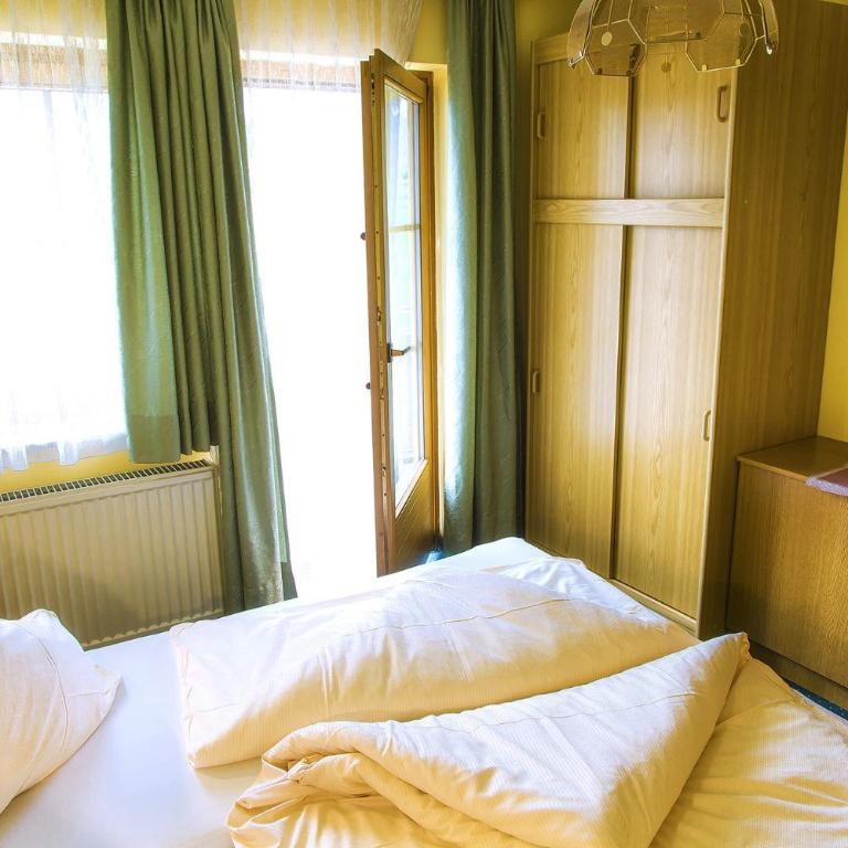 Gästehaus Götz - Doppelzimmer mit Balkon - 9