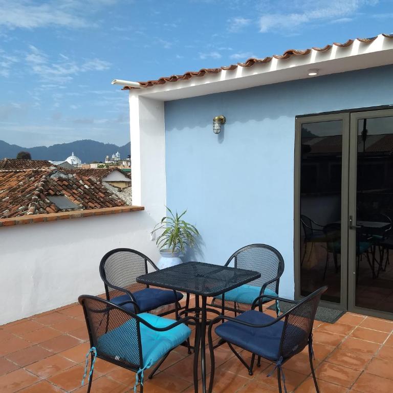 La Abuelita Hostal - Quadruple Room with Terrace - 7