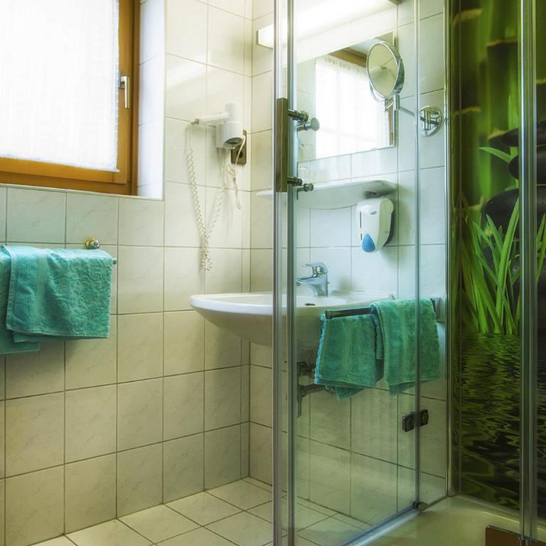 Gästehaus Götz - Doppelzimmer mit Balkon - 22