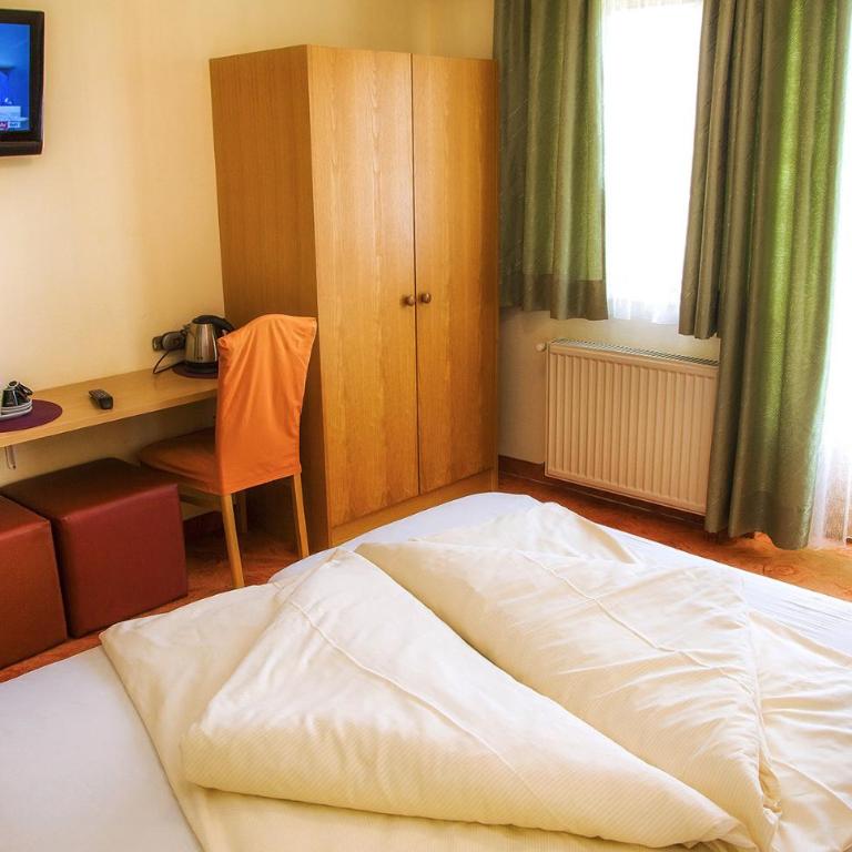 Gästehaus Götz - Doppelzimmer mit Balkon - 5