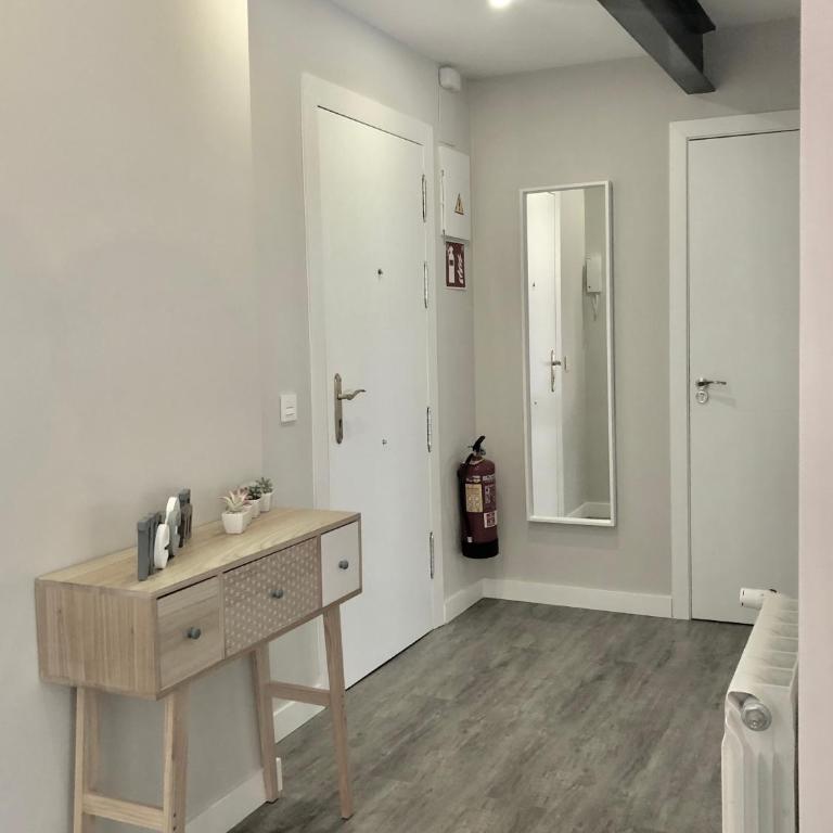 Plaza 5 Apartments Carabanchel - Apartment - 11