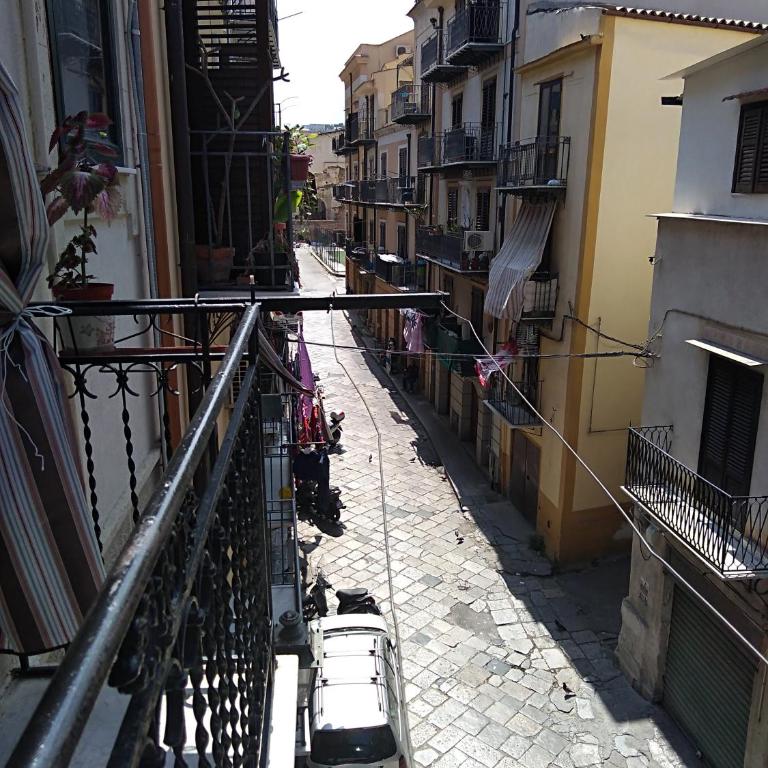 Casa Albergheria - Appartamento con 1 Camera da Letto con Balcone e Vista Città - 27