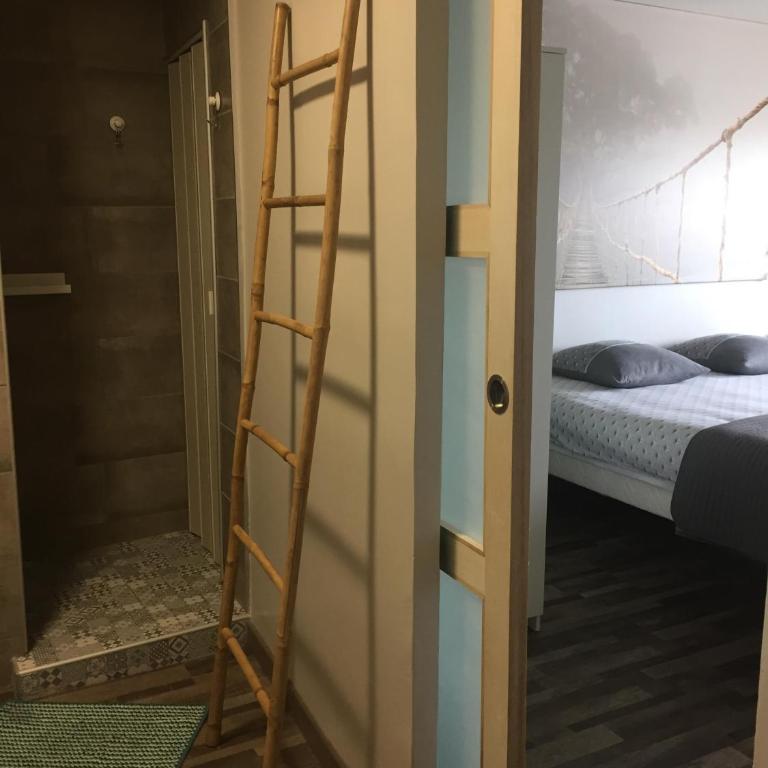 1 Chambre, 1 P'tit dèj', 1 Sourire - Chambre Double avec Lit King-Size et Salle de Bains Privative - 25