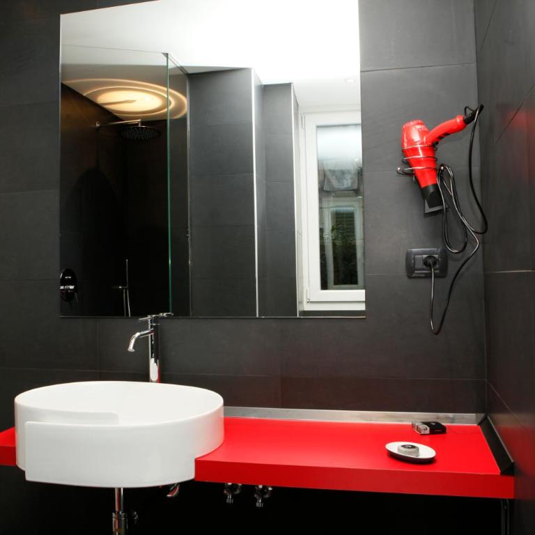 TRNAPT Torino Apartments PORTA SUSA - Double or Twin Room with Private Bathroom - 8