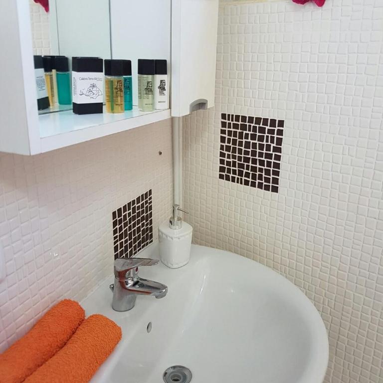 Casolare Al Porto - Camera Matrimoniale/Doppia con Letti Singoli con Vista Mare - 4