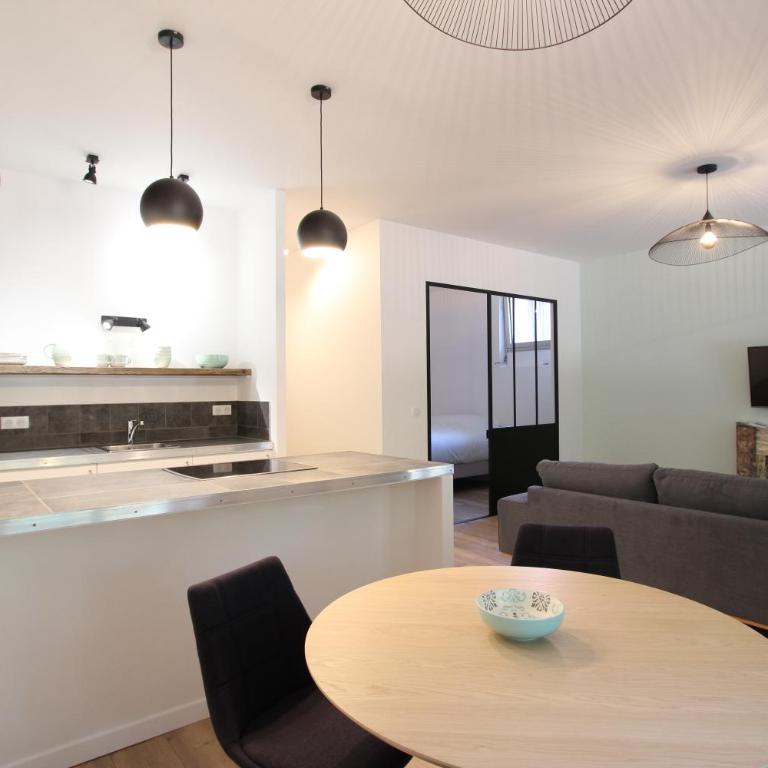"La place du village" - Appartement - 11