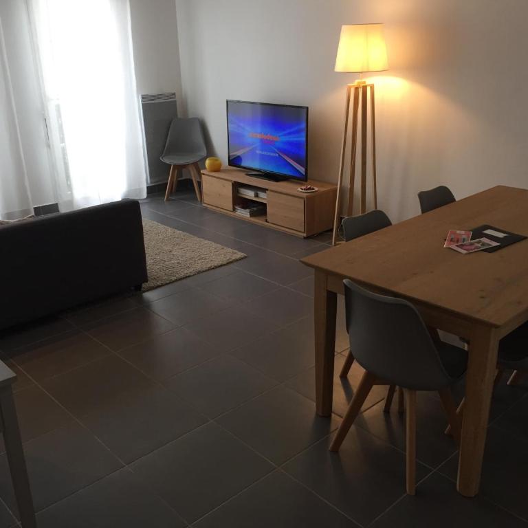 Julie's Homes Disneyland - Appartamento con 2 Camere da Letto - 9