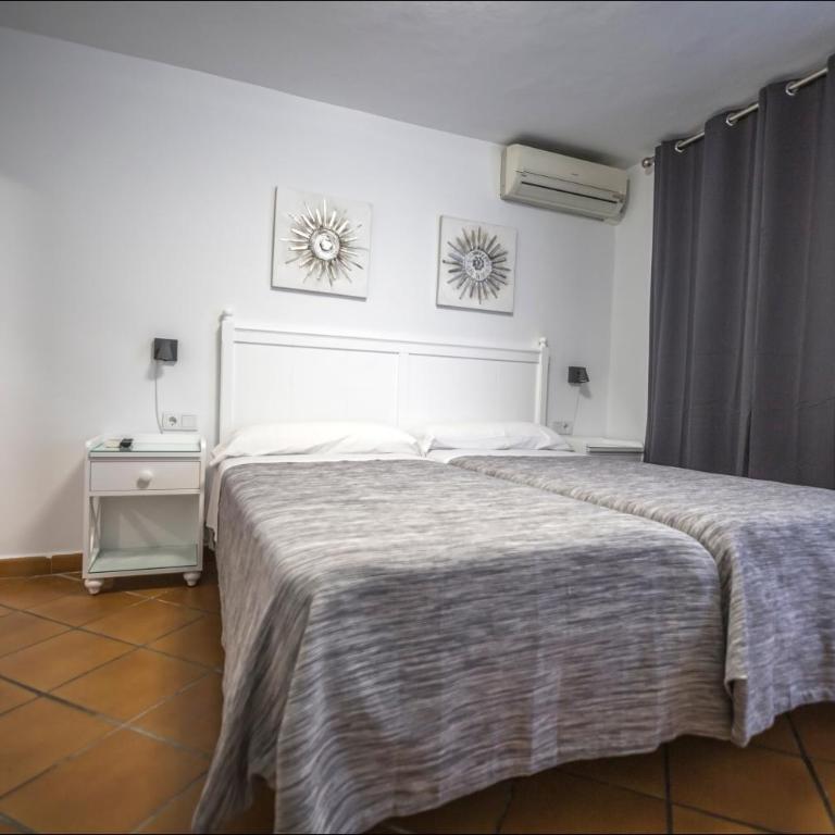 Hostal San Ramón - Habitación Doble Superior - 2 camas - 3