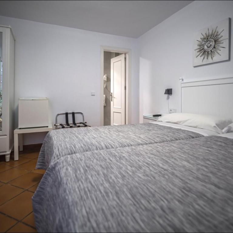 Hostal San Ramón - Habitación Doble Superior - 2 camas - 2