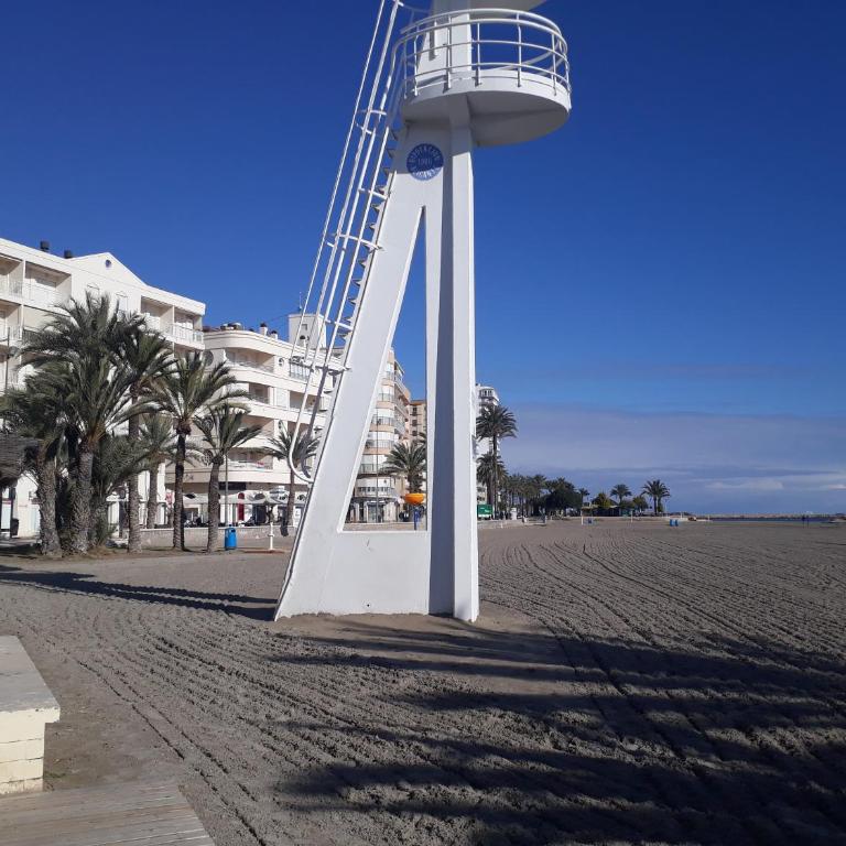 2 bedroom's flat on the beach, City center, 1 line - Apartamento de 2 dormitorios - 34