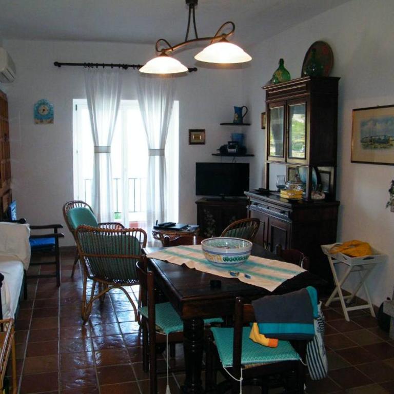 Villa Pala - Three-Bedroom Vacation Home - 10