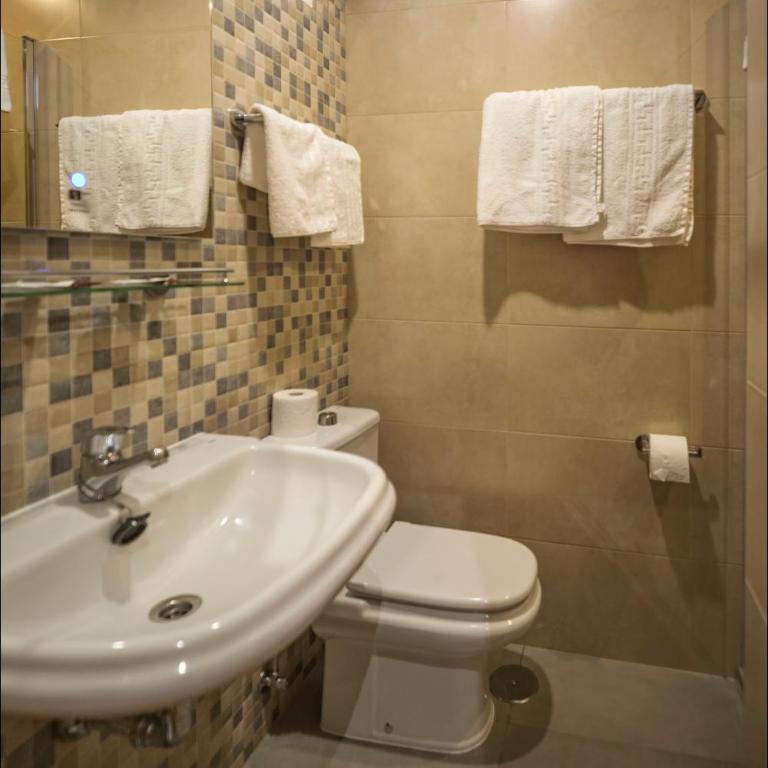 Hostal San Ramón - Habitación Doble Superior - 2 camas - 14