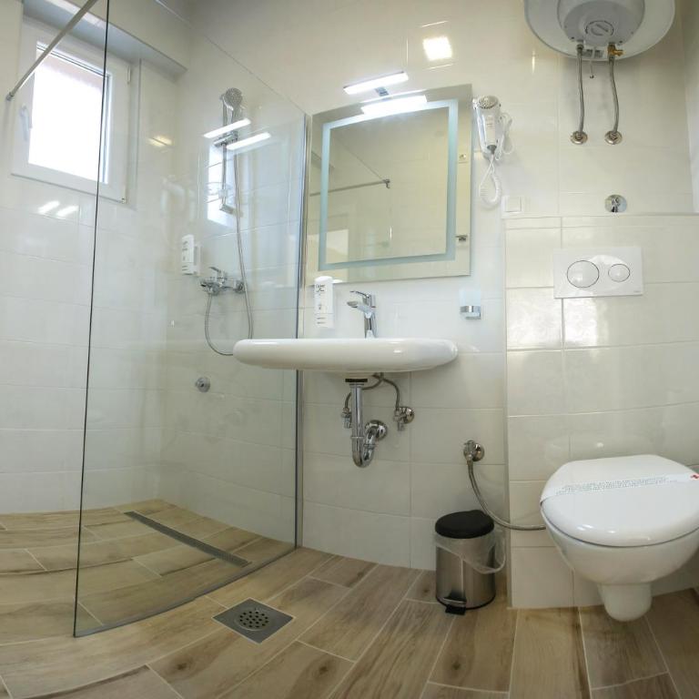 Villa Prestige - Deluxe Double Room - 9
