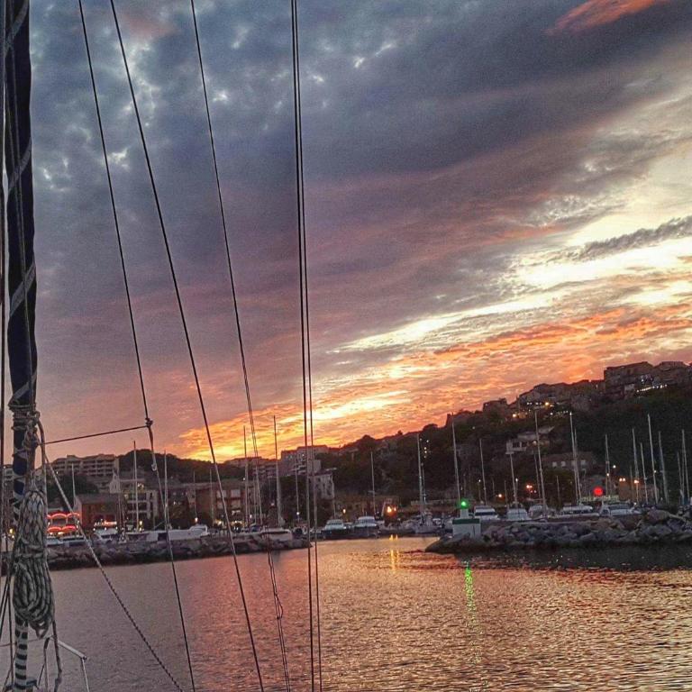 stlocavoile 2, Seuls à bord d un voilier dans le golfe - Cabane - 11
