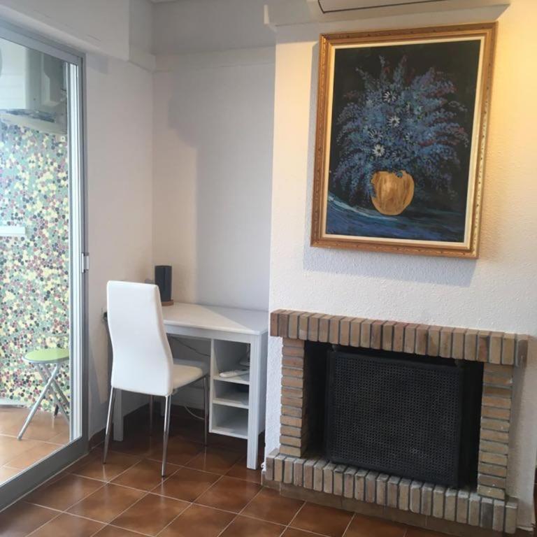 2 bedroom's flat on the beach, City center, 1 line - Apartamento de 2 dormitorios - 11