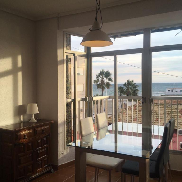 2 bedroom's flat on the beach, City center, 1 line - Apartamento de 2 dormitorios - 10