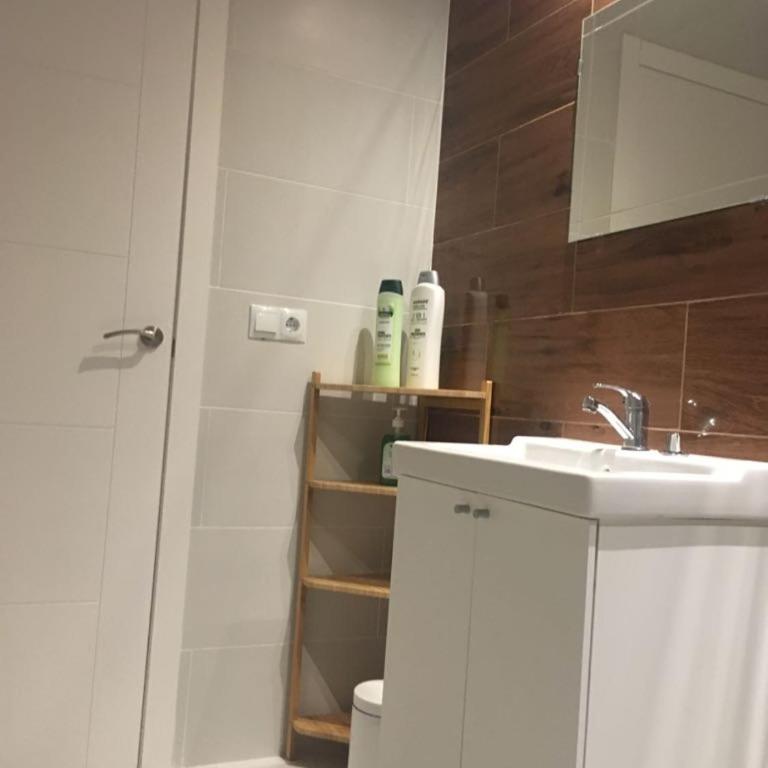 2 bedroom's flat on the beach, City center, 1 line - Apartamento de 2 dormitorios - 26