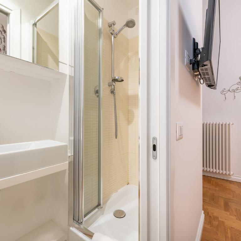 Sardinia Home Design - Double Room with Private Bathroom - 1