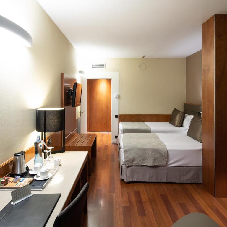 Catalonia Diagonal Centro - Superior Double or Twin Room - 6
