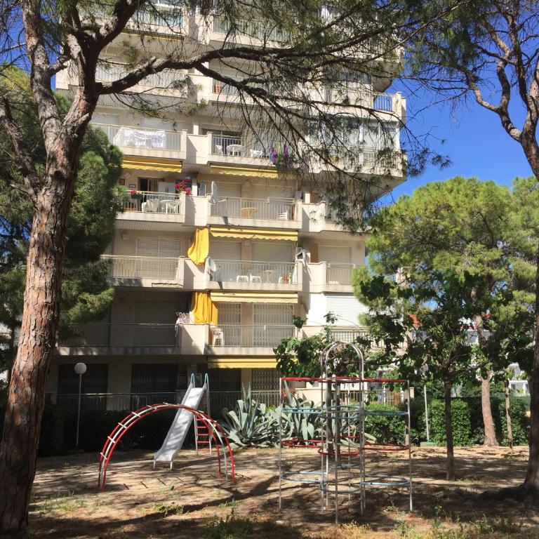 Apartamento Familiar Leomar - Apartamento - 33